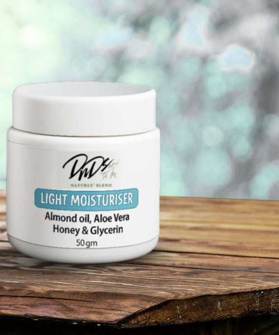 DnDs Light Moisturising Cream with Almond Oil, Aloe Vera, Honey and Glycerin