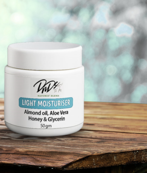 DnDs Light Moisturising Cream with Almond Oil, Aloe Vera, Honey and Glycerin